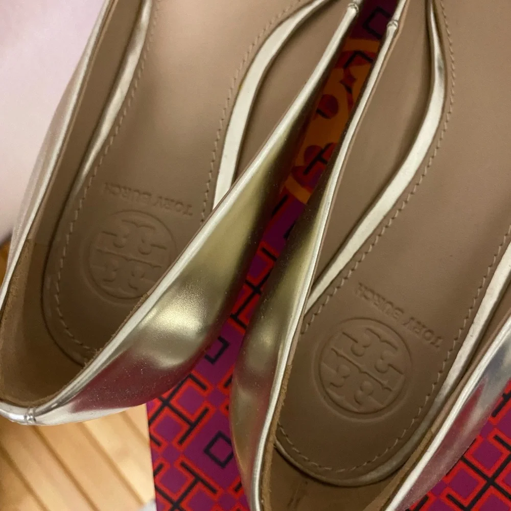 Tory Burch gigi pump spark gold size6 - Picture 5 of 6